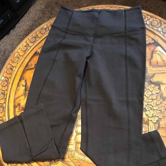 Lululemon Capri length tights - Picture 1 of 4